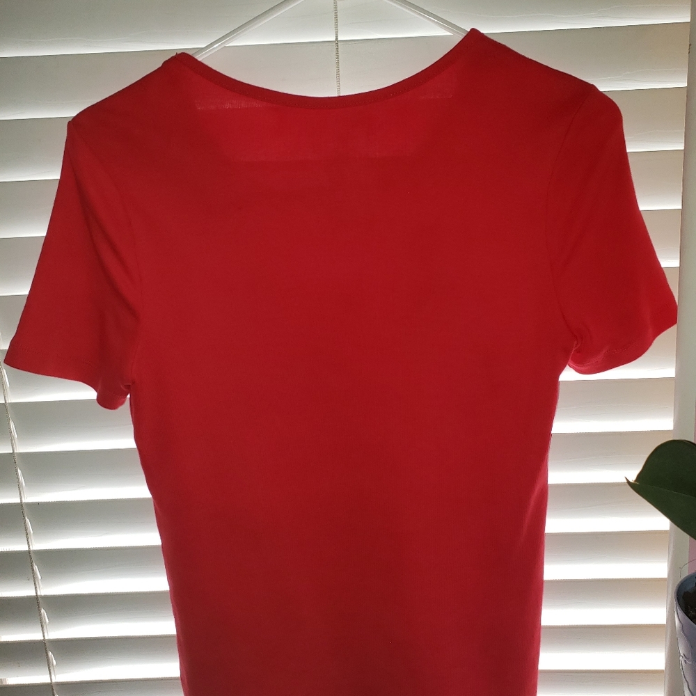 Red shirt - Picture 2 of 2